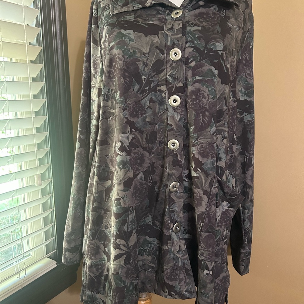 Floral Button Down Shirt Black and Gray